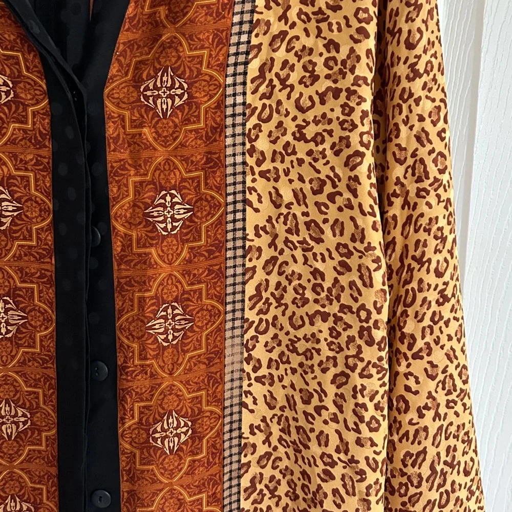 NWOT Maggy London Animal Print 
Silk Blouse Size 6 - Picture 3 of 5